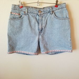 VINTAGE LEVI'S High Waist Floral Trim Denim Shorts
